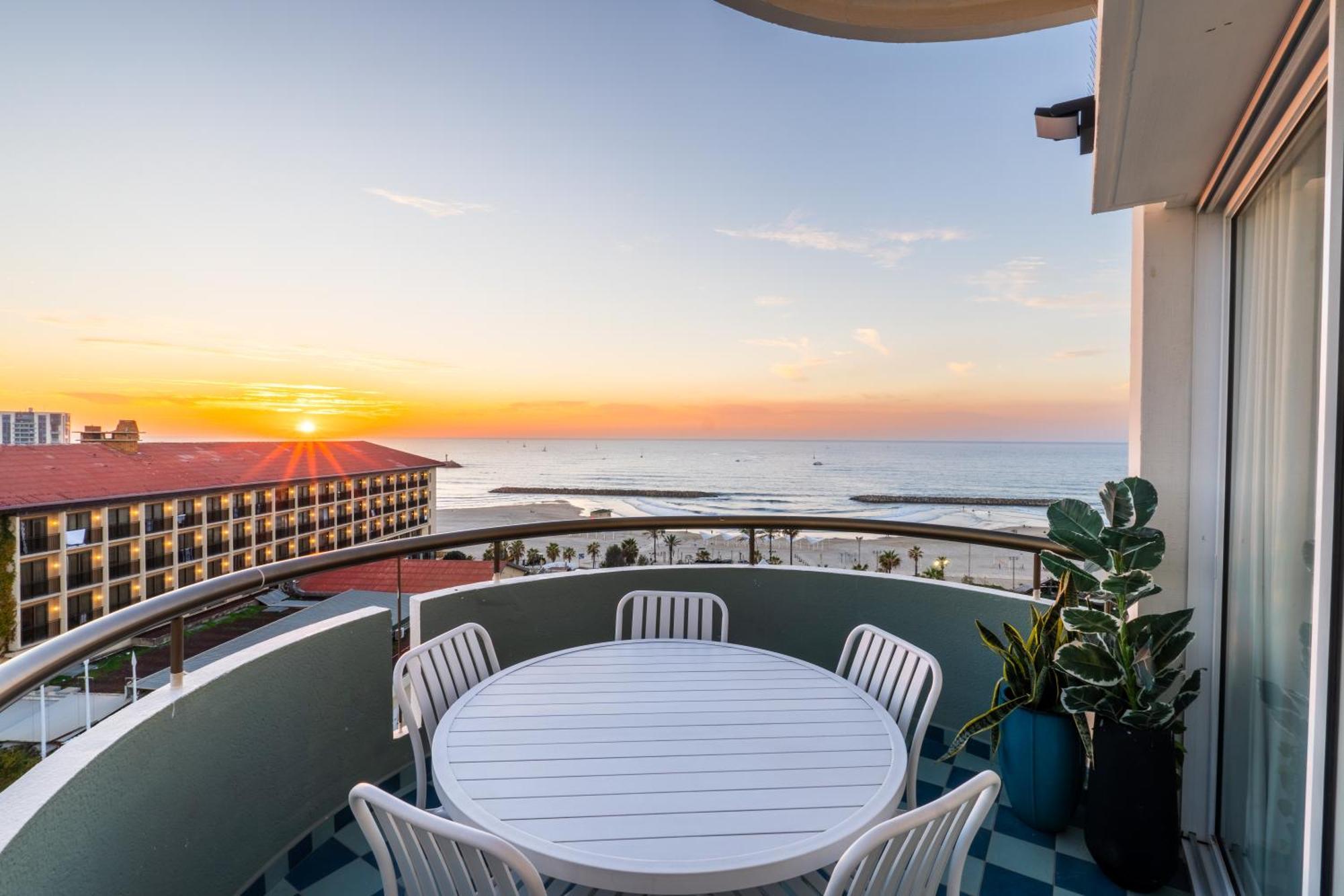 Sunsets Paradise 2Br With Parking By Beachfront Stay Herzliya Exterior photo